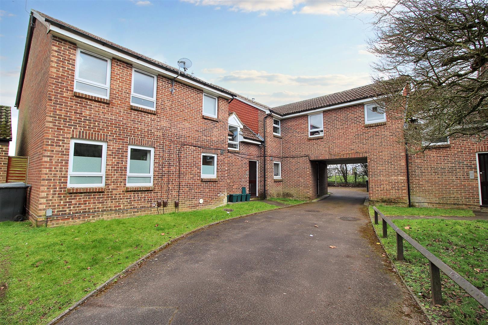 1 bed property in Wyre Court, Reading